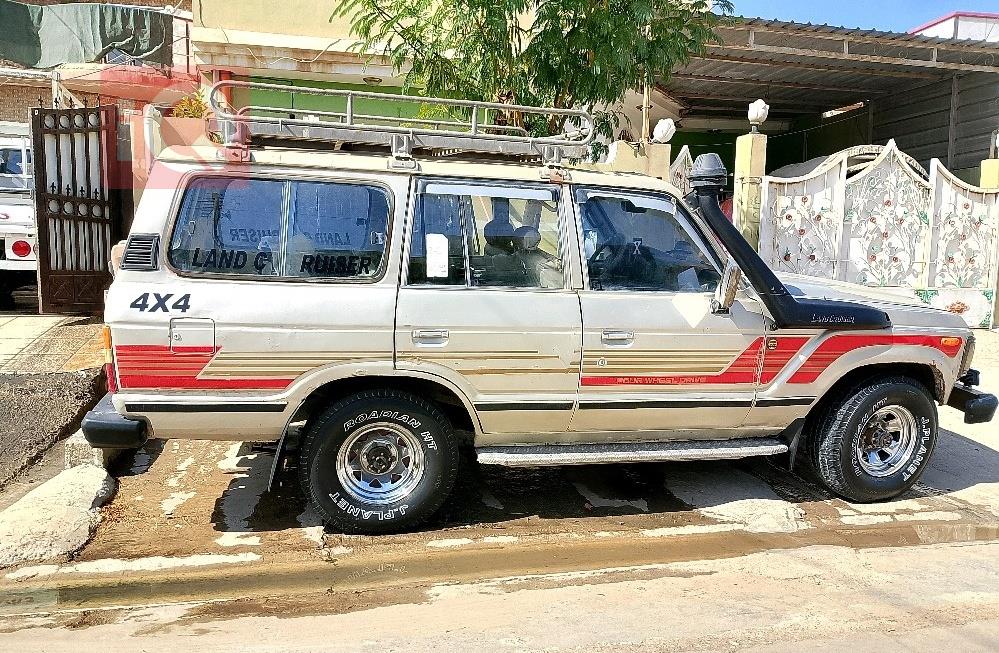 تۆیۆتا لاند کروزەر